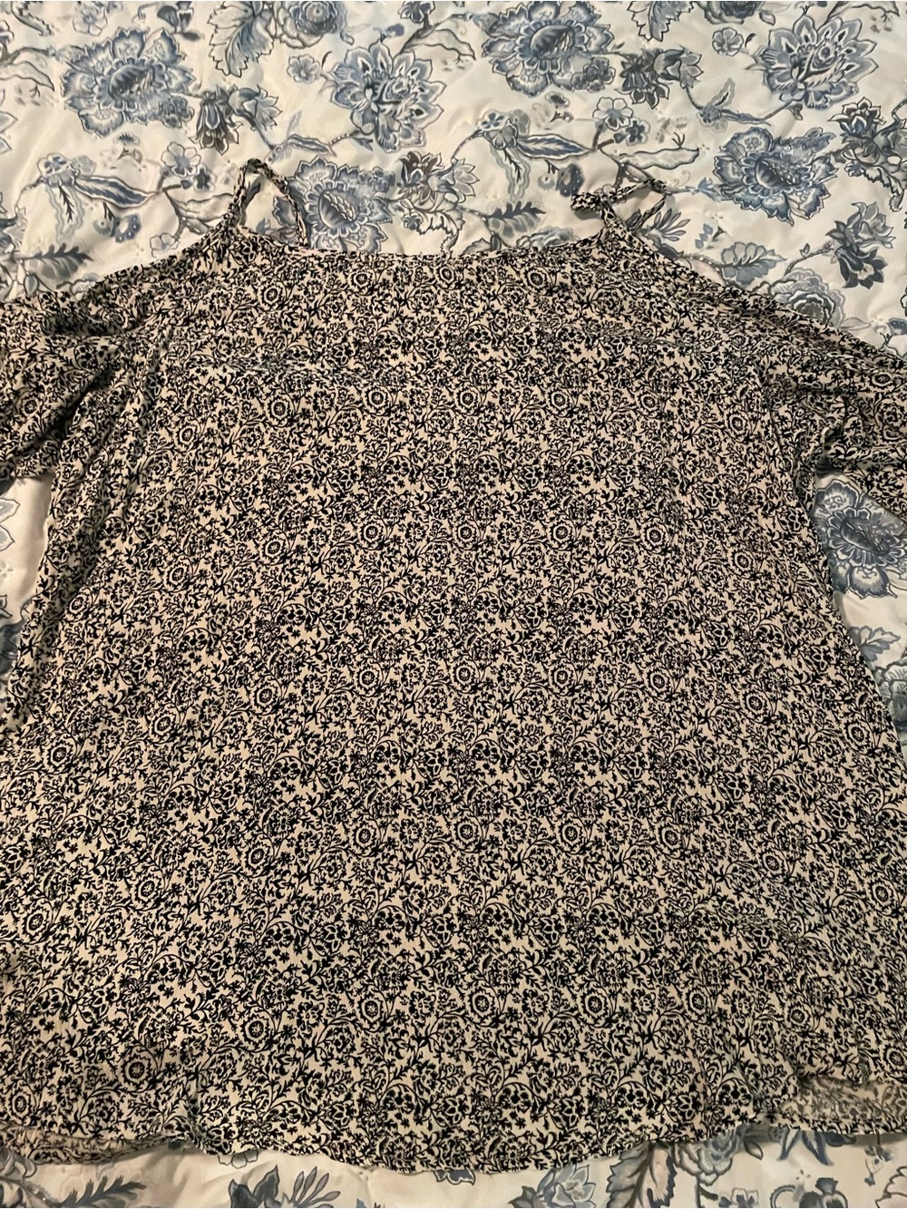 Maurices Navy and Cream Cold-Shoulder Boho Floral Peasant Top - Picture 10 of 11